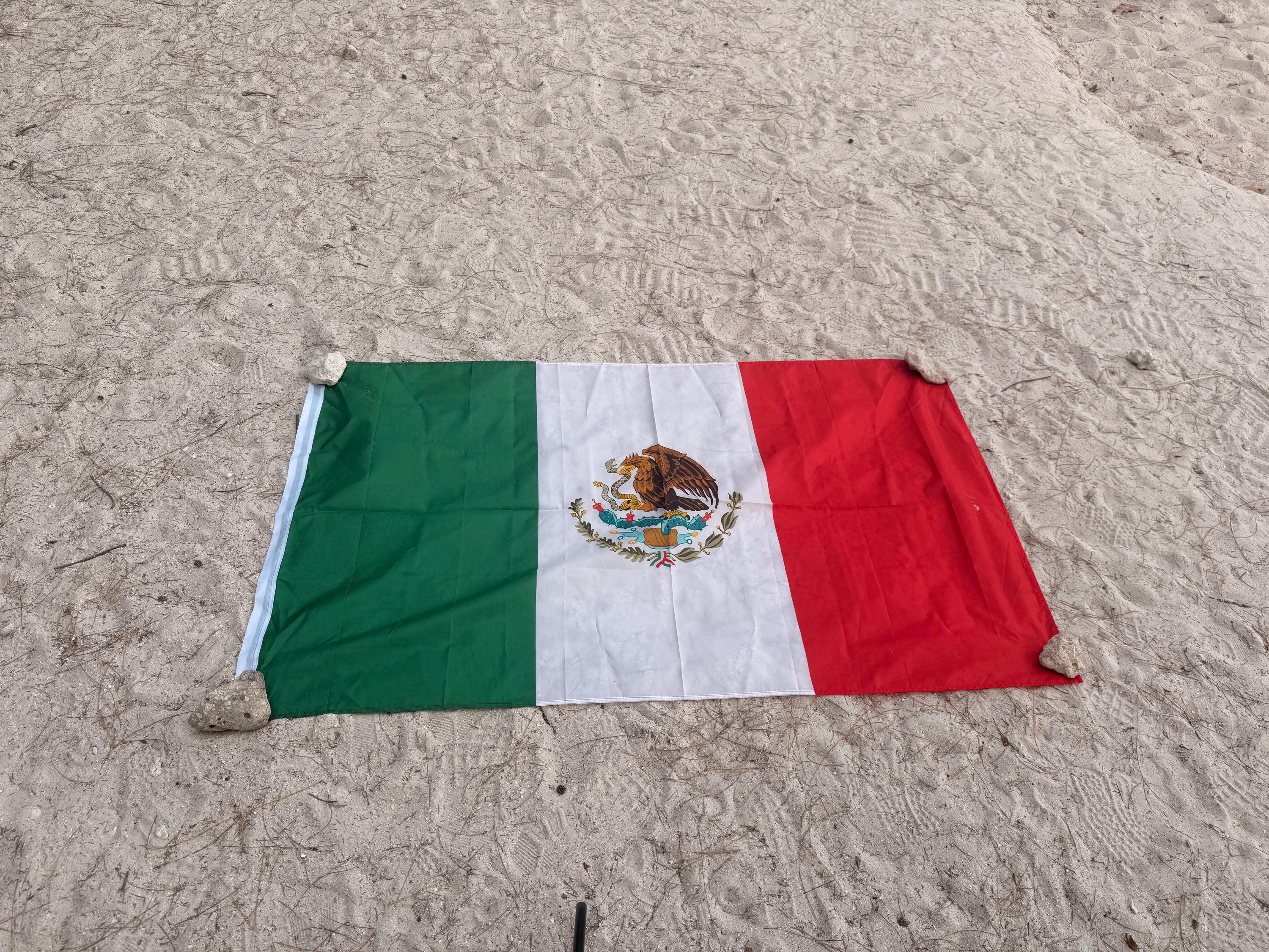 Tees Club graphic tee Mexico Flag (3'x 5') detail